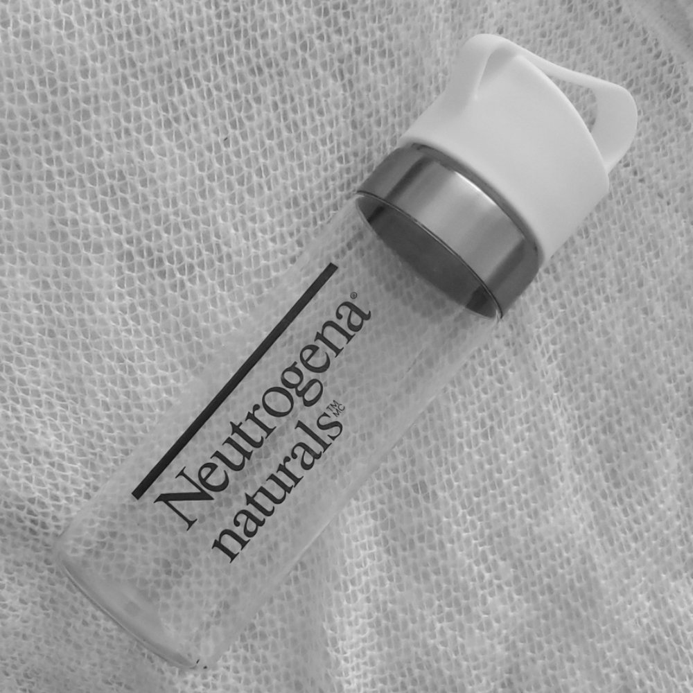 Neutrogena Naturals Water Bottle